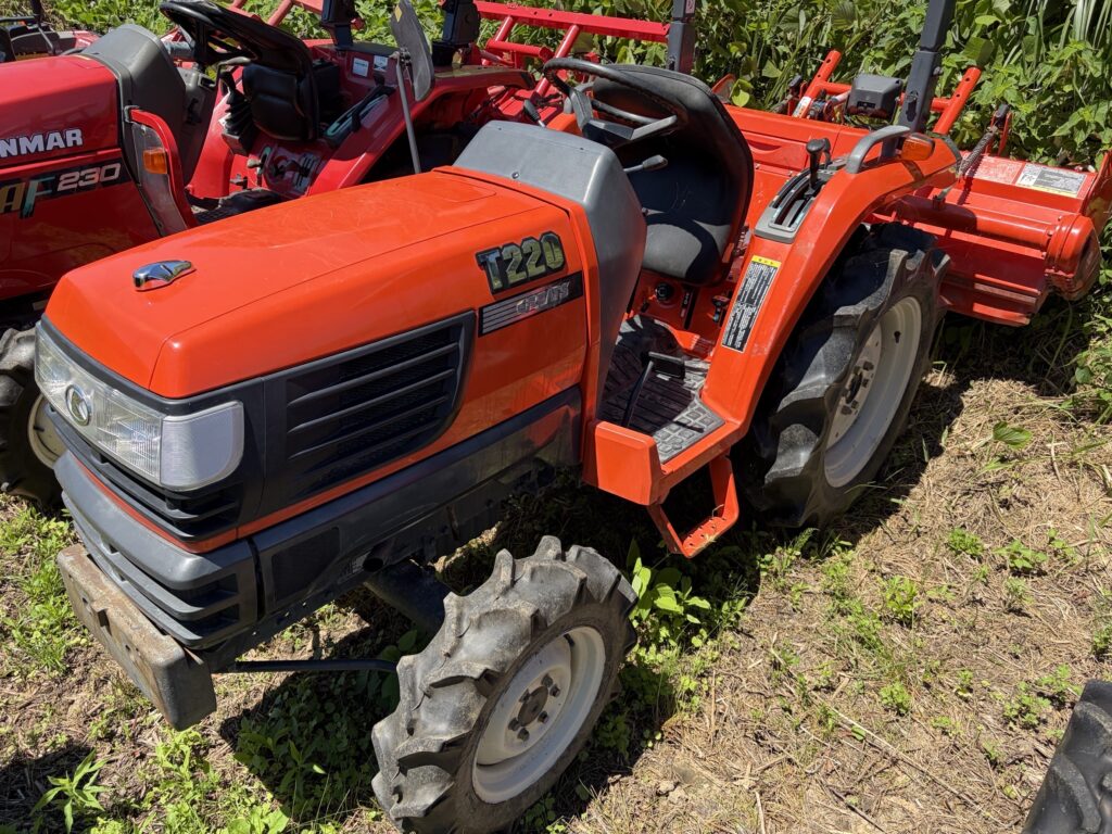KUBOTA T220